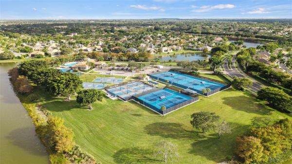 Emerald Pointe, 21300 Waycross Dr, Boca Raton, Florida 33428, image 2