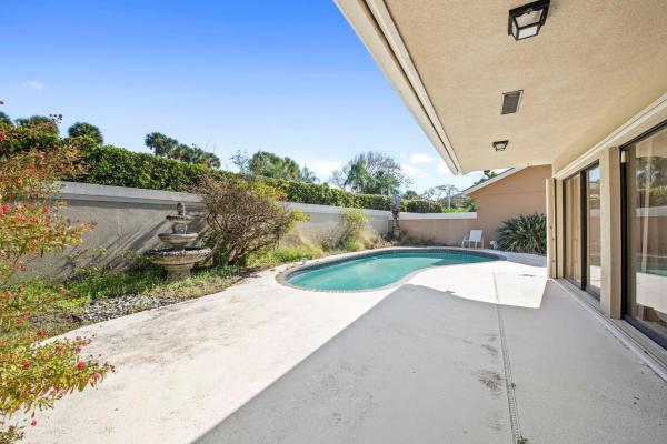 The Ridge At The Bluffs, 119 Beach Summit Ct, Jupiter, Florida 33477, image 3