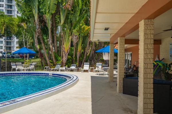 Manor Grove Village, 119 NE 19th Ct #203G, Wilton Manors, Florida 33305, image 3