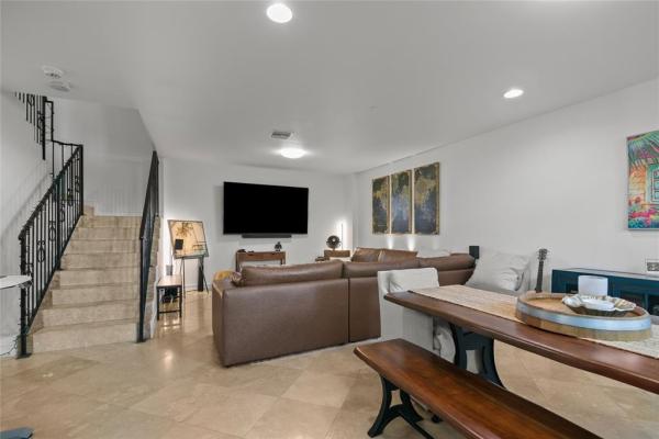 Victoria Treasure Village, 732 NE 15th Ave, Fort Lauderdale, Florida 33304, image 1