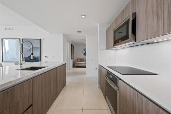 Tiffany House, 401 N Birch Rd #812, Fort Lauderdale, Florida 33304, image 1