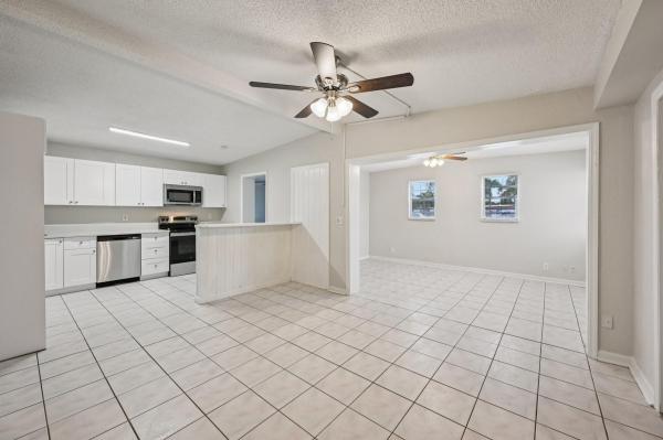 Forest Hill Village, 5618 Cinnamon Dr, West Palm Beach, Florida 33415, image 3