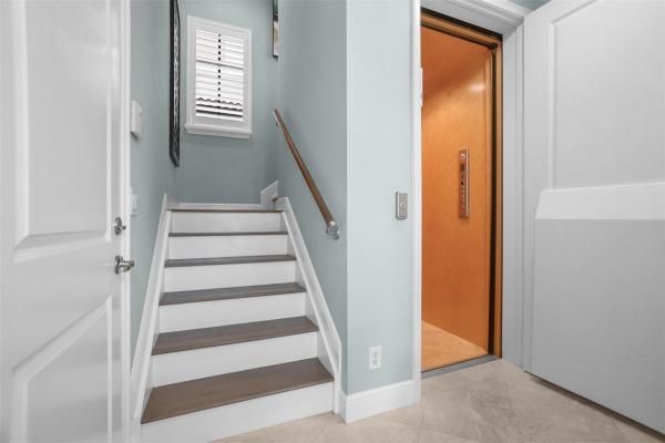 72 NW Chaucer Ln, Boca Raton, Florida 33432, image 3