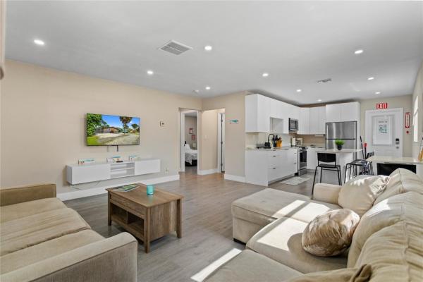 Woodlawn, 827 SW 29th St #1-2, Fort Lauderdale, Florida 33315, image 1