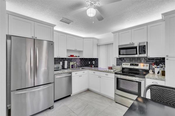 Sawgrass Village 2, 2260 Seagrape Cir, Coconut Creek, Florida 33066, image 1