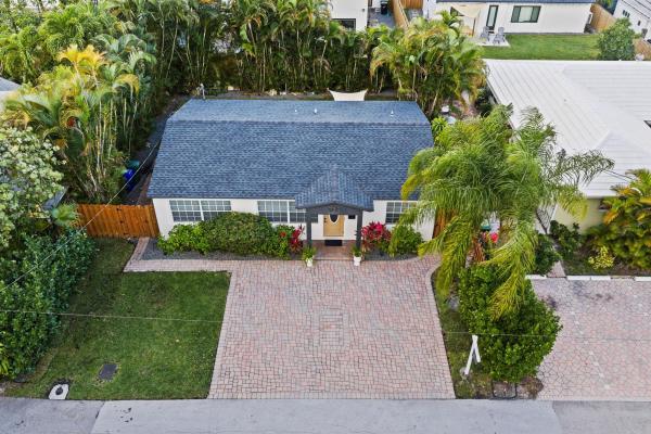 Victoria Courts, 739 NE 17th Rd, Fort Lauderdale, Florida 33304, image 1