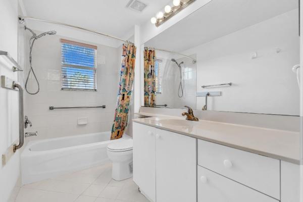 Yardley, 7735 Yardley Dr #201, Tamarac, Florida 33321, image 2