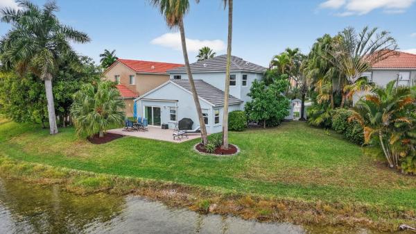 Portraits At Pembroke Pointe, 10638 NW 7th St, Pembroke Pines, Florida 33026, image 1