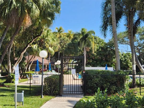 Palm-Aire Country Club 3, 3151 S Palm Aire Dr #301, Pompano Beach, Florida 33069, image 1