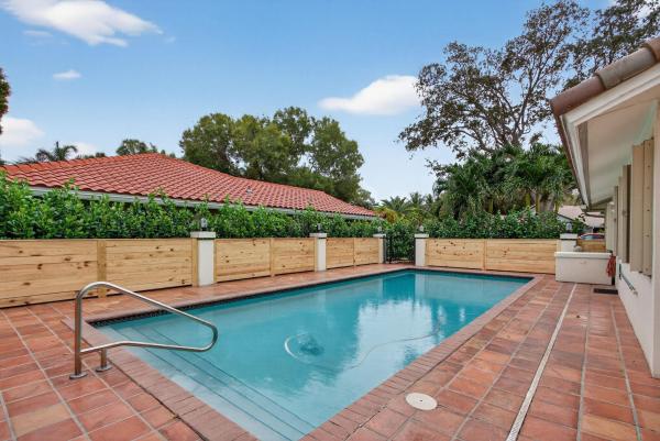 Golf Tam Village, 2689 Oak Tree Dr, Oakland Park, Florida 33309, image 2