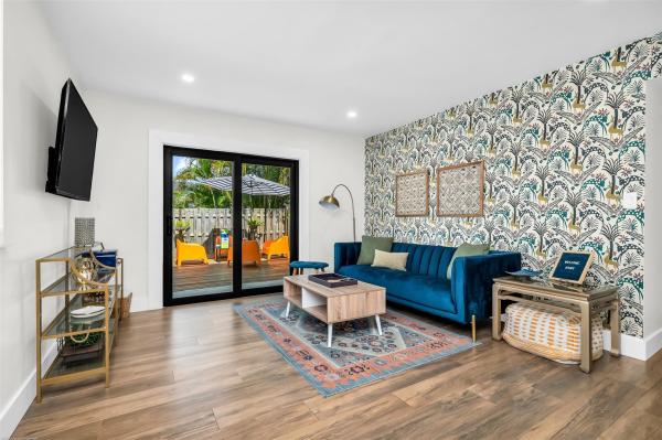 Victoria Courts, 738 NE 17th Ave, Fort Lauderdale, Florida 33304, image 1