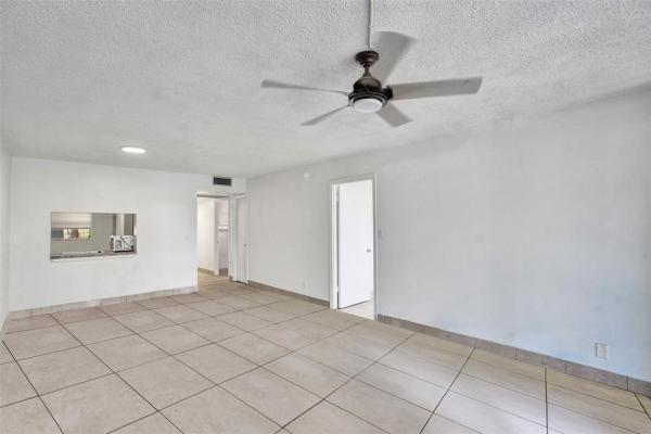 Poinciana Place Of Pine Island Ridge, 9440 Poinciana Pl #101, Davie, Florida 33324, image 2