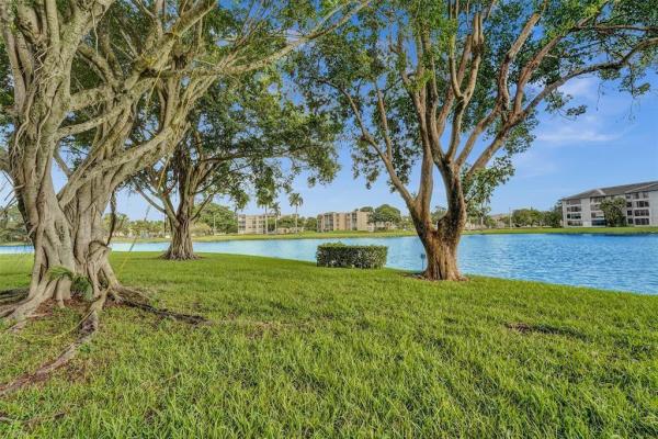 Poinciana Place Of Pine Island Ridge, 9440 Poinciana Pl #101, Davie, Florida 33324, image 1