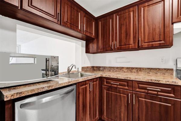 Poinciana Place Of Pine Island Ridge, 9440 Poinciana Pl #101, Davie, Florida 33324, image 1