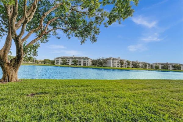 Poinciana Place Of Pine Island Ridge, 9440 Poinciana Pl #101, Davie, Florida 33324, image 2