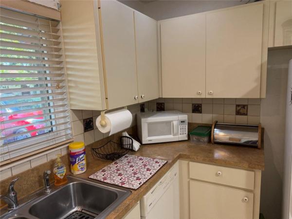 Parkway Villas & Venetian Lakes, 6711 S Parkway Dr #2-10, Margate, Florida 33068, image 3
