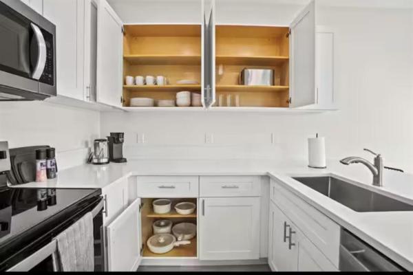 Shady Grove, 1547 W 26th Ct, Riviera Beach, Florida 33404, image 3