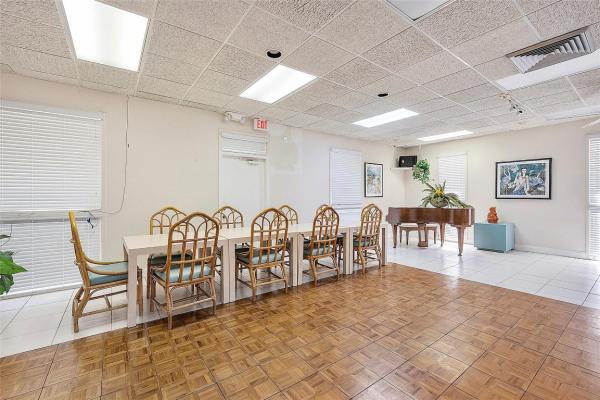 Inverwood Of Inverrary, 5530 NW 44th St #215C, Lauderhill, Florida 33319, image 1