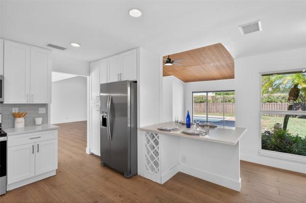 Bonaventure Lakes, 16780 Harbor Ct, Weston, Florida 33326, image 2