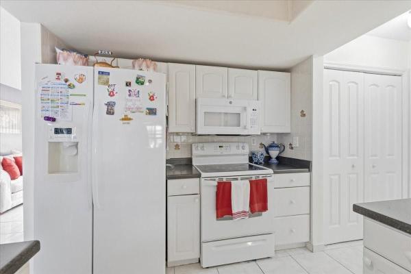 Paradise Gardens 2, 6805 Margate Blvd, Margate, Florida 33063, image 1