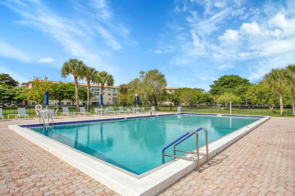 Abaco Village, 1601 Abaco Dr #M1, Coconut Creek, Florida 33066, image 1