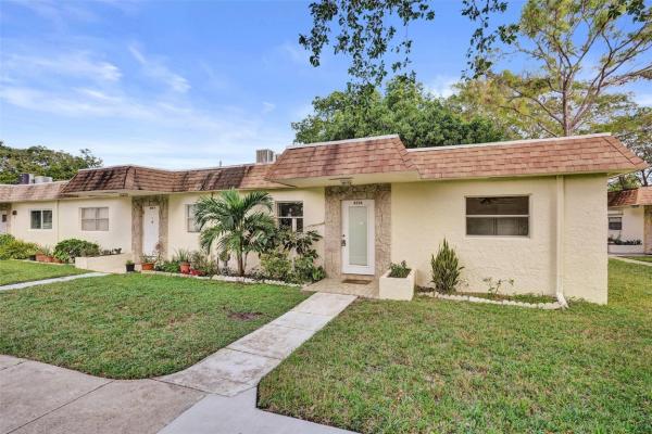 Natura, 439 SW Natura Ave #A, Deerfield Beach, Florida 33441, image 2