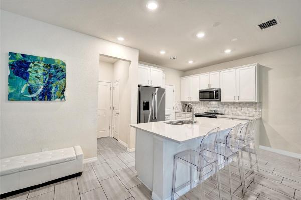 Parkview At Hillcrest, 5068 Greenway Dr, Hollywood, Florida 33021, image 1