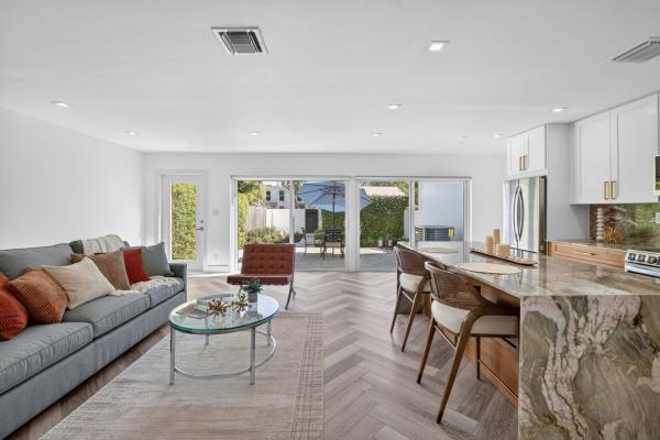 Townhouse Isles, 7 Coventry Way, Wilton Manors, Florida 33305, image 2