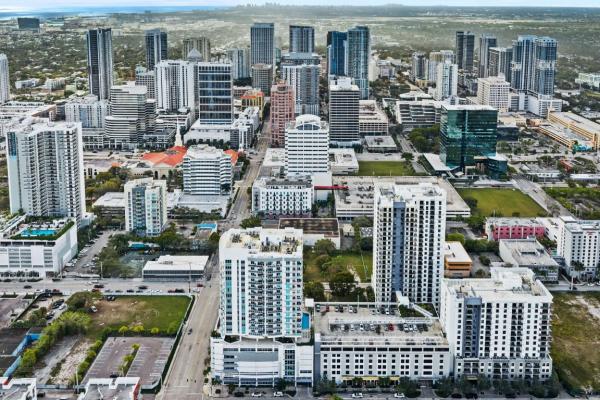 Strada 315, 315 NE 3rd Ave #1907, Fort Lauderdale, Florida 33301, image 1