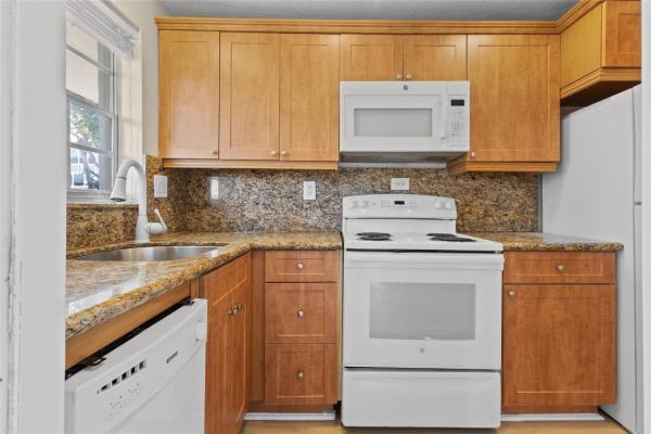 North Hampton Court, 1965 SE 5th Ct #104, Pompano Beach, Florida 33060, image 3