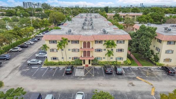 Barcelona North, 251 S Cypress Rd #144, Pompano Beach, Florida 33060, image 3