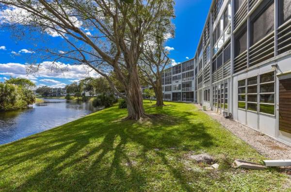 Newport, 1022 Newport H, Deerfield Beach, Florida 33442, image 2
