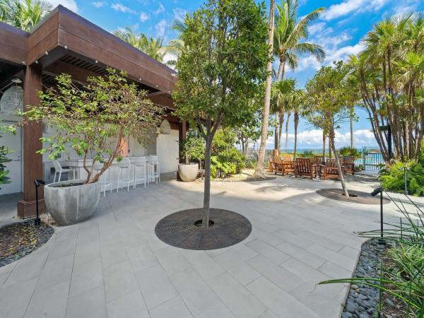 Auberge Beach Residences & Spa, 2200 N Ocean Blvd #S-906, Fort Lauderdale, Florida 33305, image 2