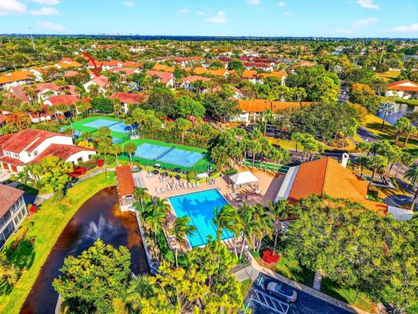 3042 Lucerne Park Dr, Ocean Ridge, Florida 33467, image 1