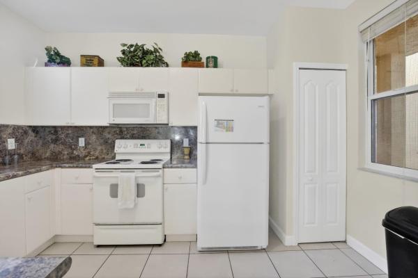 100 Jacaranda Country Club Dr #101, Plantation, Florida 33324, image 1