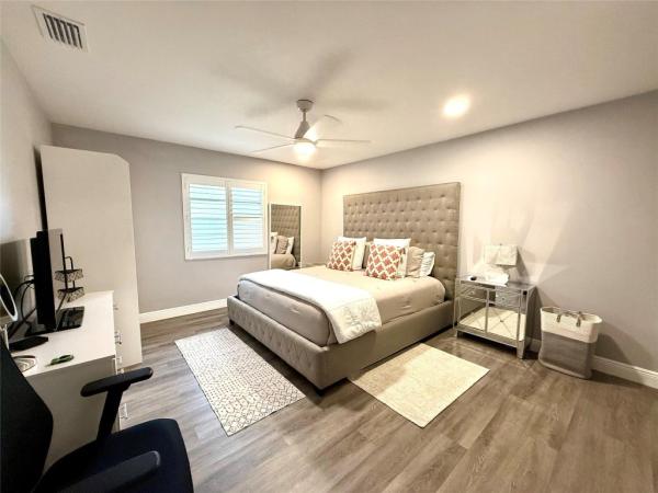 Boca Lakes, 20862 Vinesta Cir, Boca Raton, Florida 33433, image 1