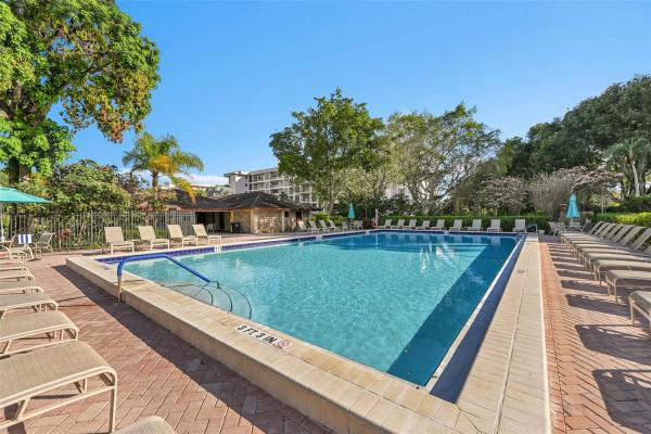 Palm-Aire Country Club 1, 3050 N Palm Aire Dr #909, Pompano Beach, Florida 33069, image 3