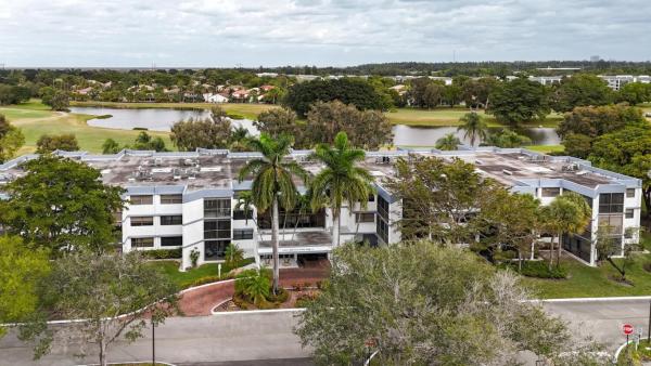 Country Club Village, 16251 Golf Club Rd #305, Weston, Florida 33326, image 1