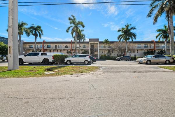 1100 Crystal Lake Dr #105, Deerfield Beach, Florida 33064, image 1