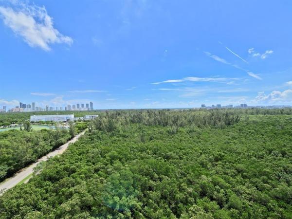 One Fifty One At Biscayne, 14951 Royal Oaks Ln #1607, North Miami, Florida 33181, image 2