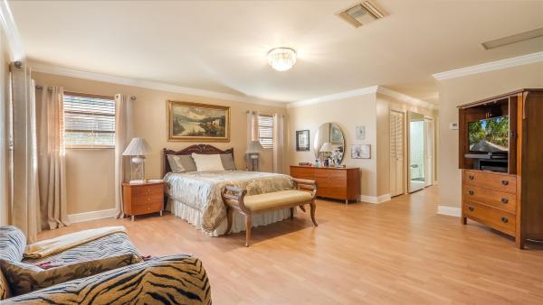 Biscayne Gardens, 13920 N Miami Ave, Golden Glades, Florida 33168, image 2