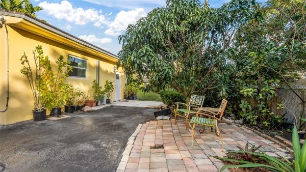 Biscayne Gardens, 13920 N Miami Ave, Golden Glades, Florida 33168, image 1