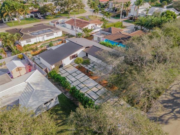 Lighthouse Point Estates, 1951 NE 28th Ct, Lighthouse Point, Florida 33064, image 2