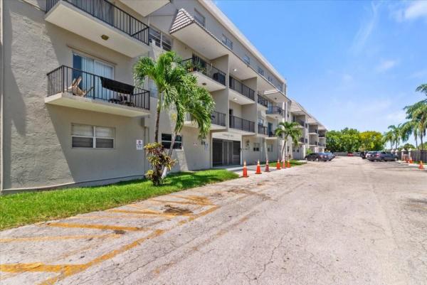 Condado Real, 5100 SW 41st St #321, Pembroke Park, Florida 33023, image 2