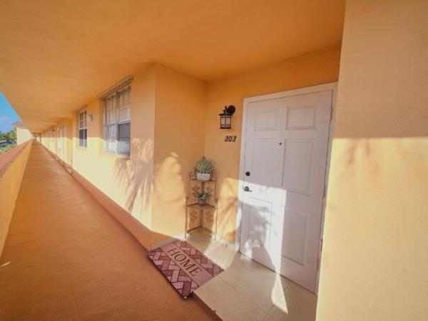 Lighthouse Point Plaza, 4500 N Federal Hwy #303A, Lighthouse Point, Florida 33064, image 1