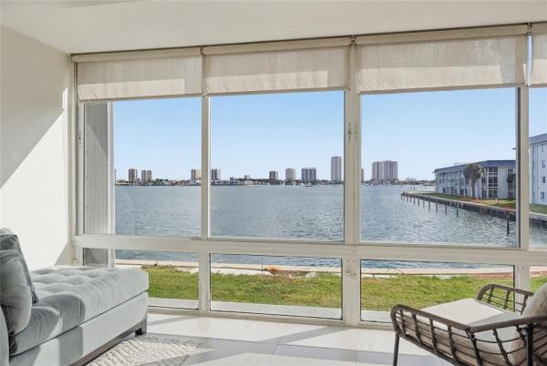 Wilshire North, 2936 Lake Shore Dr #204, Riviera Beach, Florida 33404, image 2