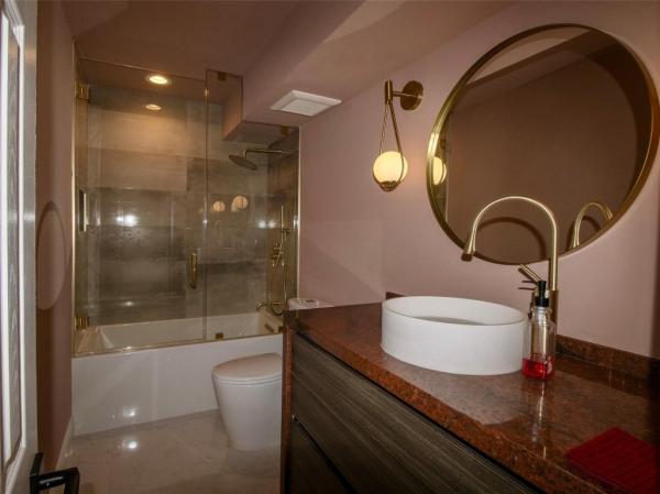 877 NE 195th St #222, Unincorporated Dade County, Florida 33179, image 1