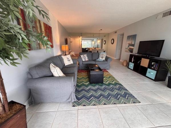 Palm-Aire Country Club 2, 2671 S Course Dr #204, Pompano Beach, Florida 33069, image 1