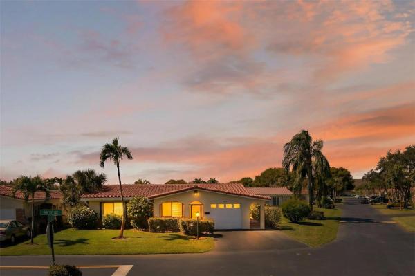 Crystal Lake Villas, 4391 NW 12th Ave, Deerfield Beach, Florida 33064, image 1