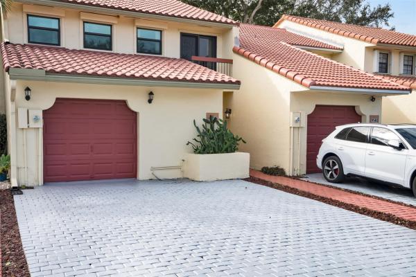 Alhambra Circle, 9530 Alcazar Ln, Davie, Florida 33324, image 1